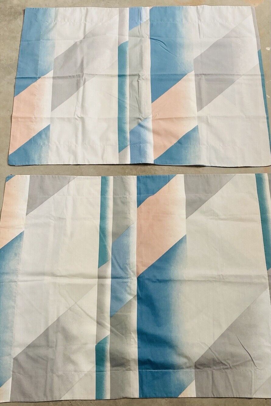 JCP PENNEY 2 STANDARD PILLOW SHAMS 80s Abstract Geometric Retro Pink Blue Grey